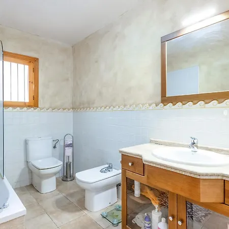 Apartment Lovely In With Kitchenette *