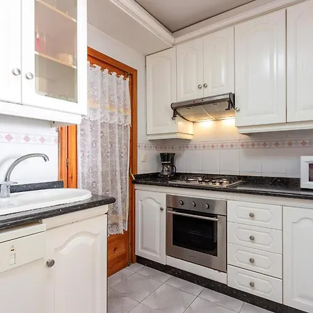 Lovely In With Kitchenette *